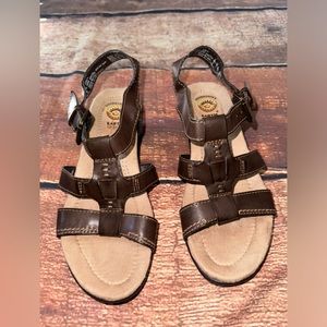 Earth Spirit Alexa sandal 6.5. Genuine leather. Brown. Strap sandal.